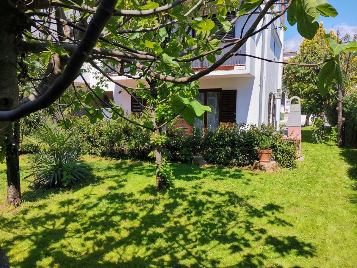 Holiday House Casa Maria โรวีน ภายนอก รูปภาพ