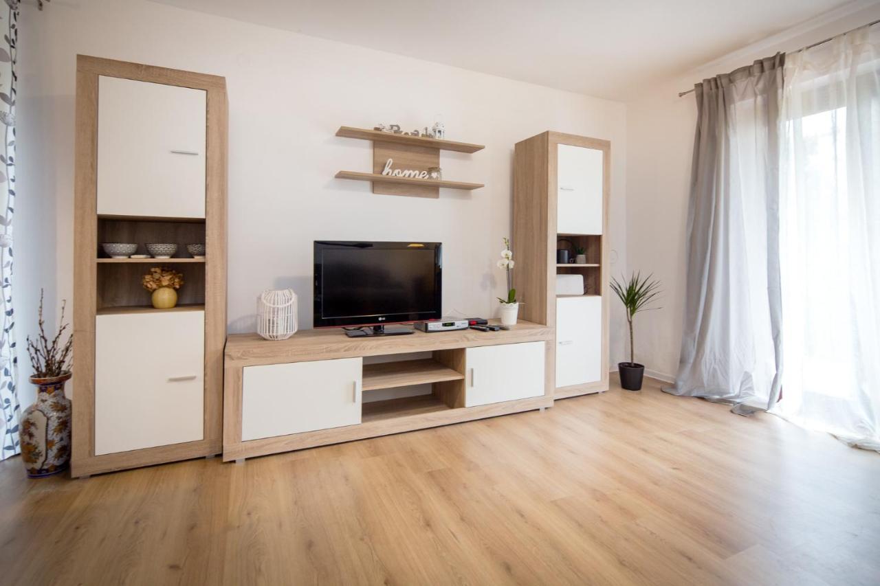 Holiday House Casa Maria โรวีน ภายนอก รูปภาพ